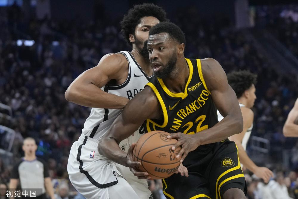 精准的铲断 精准的铲断