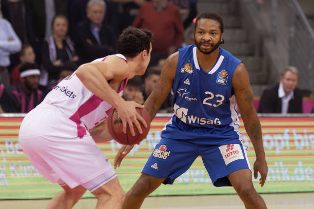 中场稳固性 中场稳固性